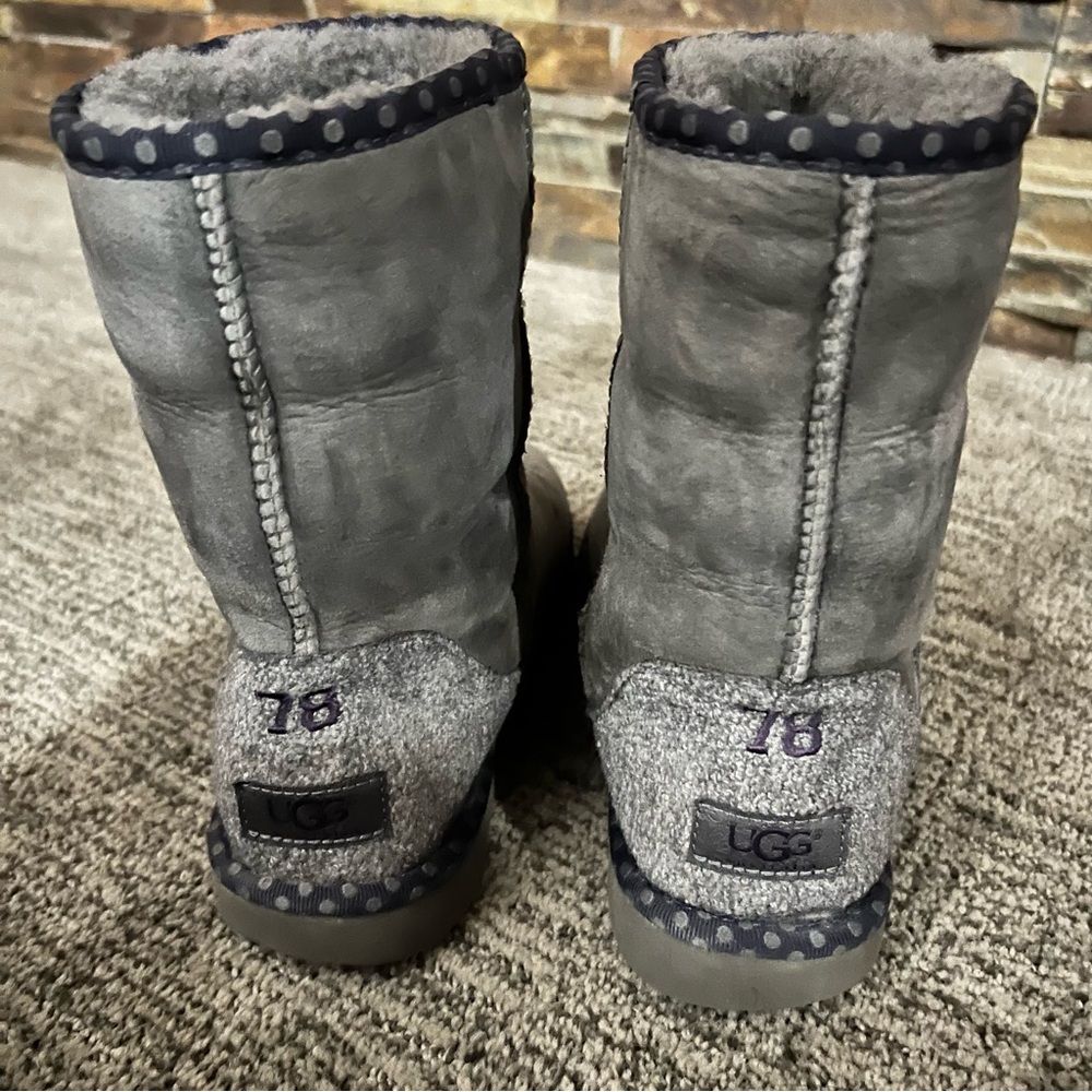 UGG Classic Short 78 Boots Polka Dot Size 8 - Picture 6 of 9